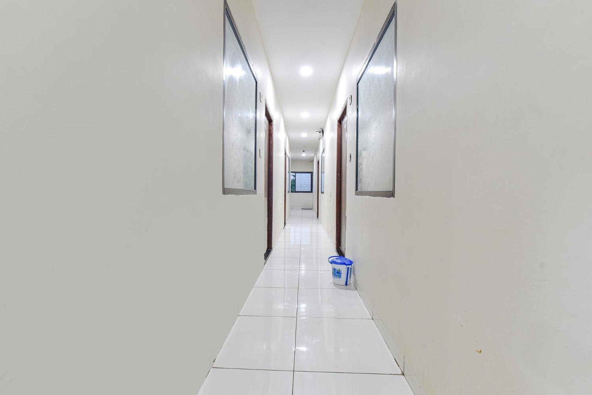 Fabexpress Devani Palace Ujjain Buitenkant foto